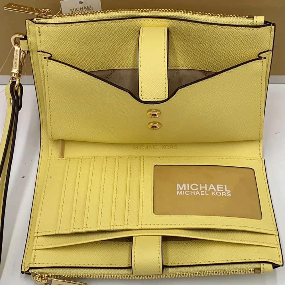 MICHAEL KORS LARGE DOUBLE ZIP WRISTLET BUTTERCUP